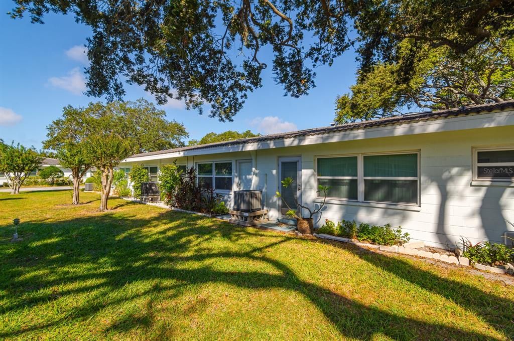 For Sale: $149,500 (2 beds, 2 baths, 1180 Square Feet)