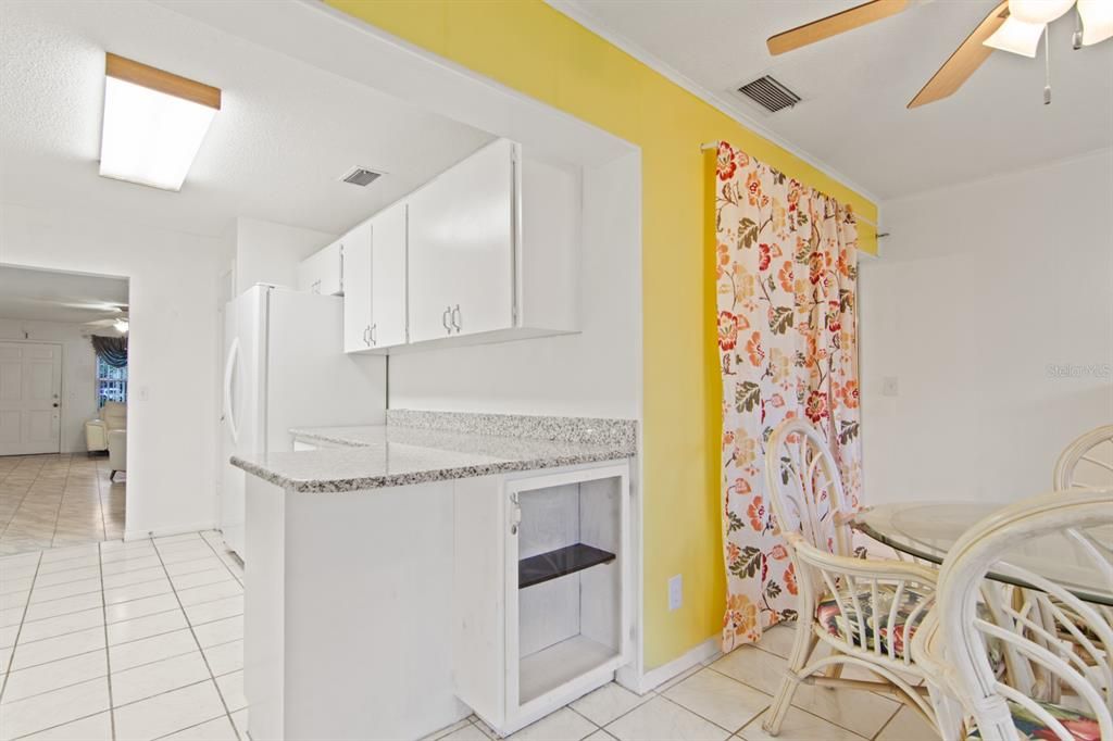 For Sale: $149,500 (2 beds, 2 baths, 1180 Square Feet)
