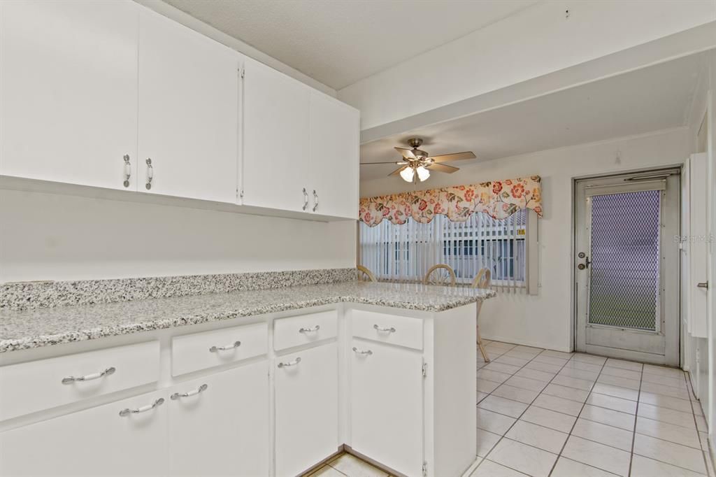 For Sale: $149,500 (2 beds, 2 baths, 1180 Square Feet)