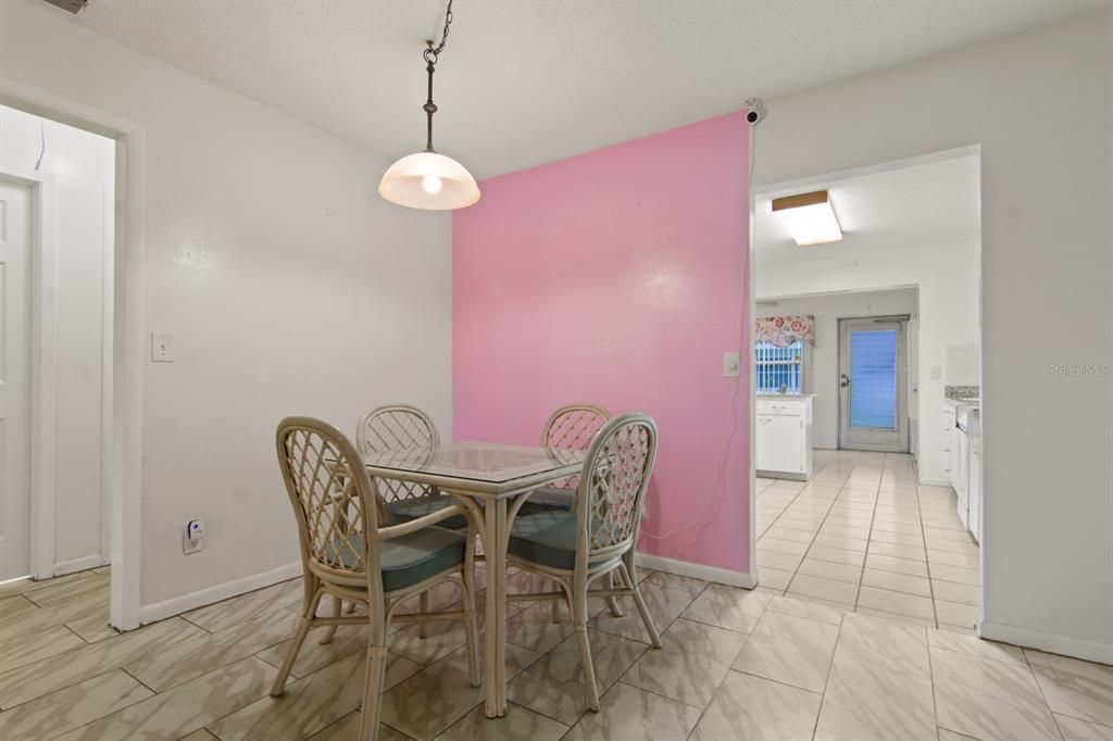 For Sale: $149,500 (2 beds, 2 baths, 1180 Square Feet)