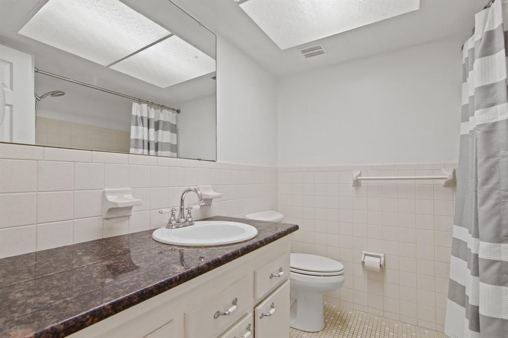 For Sale: $149,500 (2 beds, 2 baths, 1180 Square Feet)