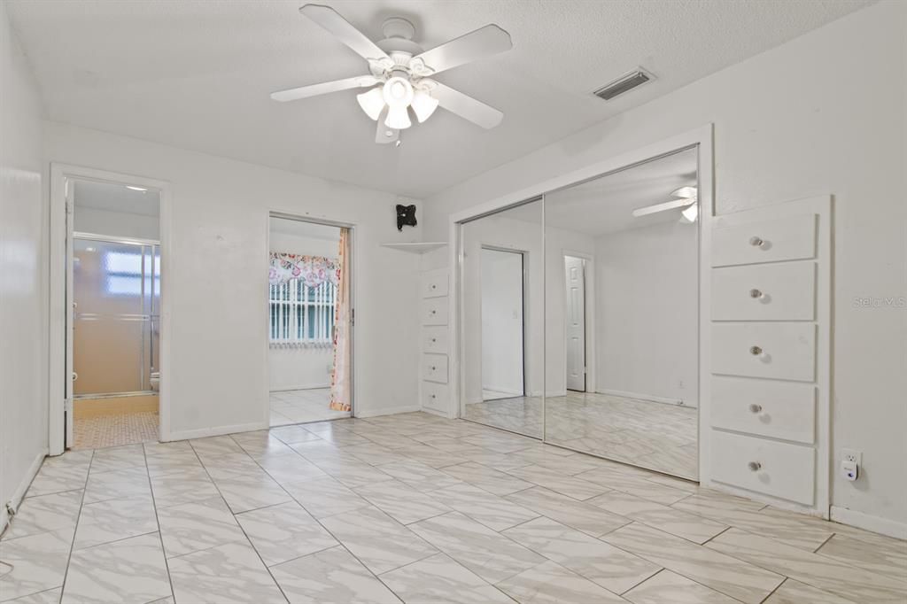 For Sale: $149,500 (2 beds, 2 baths, 1180 Square Feet)