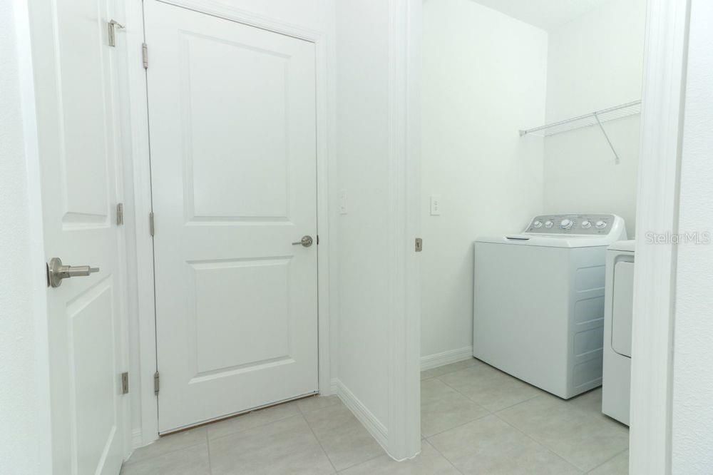 Active With Contract: $317,579 (3 beds, 2 baths, 1603 Square Feet)