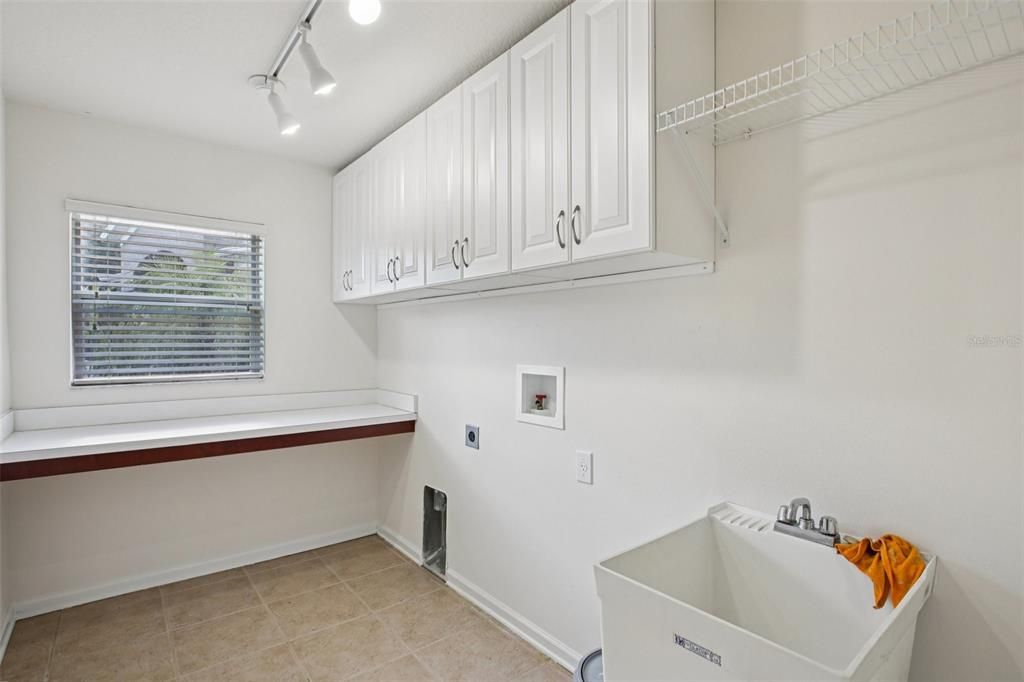 For Sale: $494,900 (4 beds, 3 baths, 2595 Square Feet)