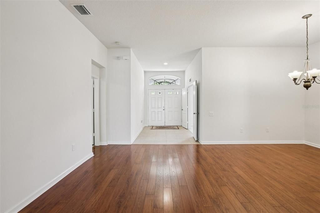 For Sale: $494,900 (4 beds, 3 baths, 2595 Square Feet)