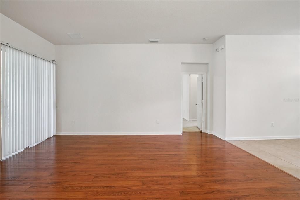 For Sale: $494,900 (4 beds, 3 baths, 2595 Square Feet)