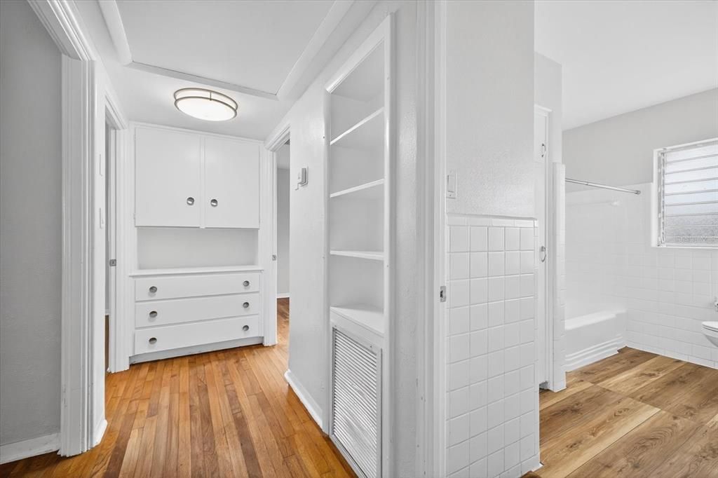 待售: $225,000 (3 贝兹, 1 浴室, 1068 平方英尺)