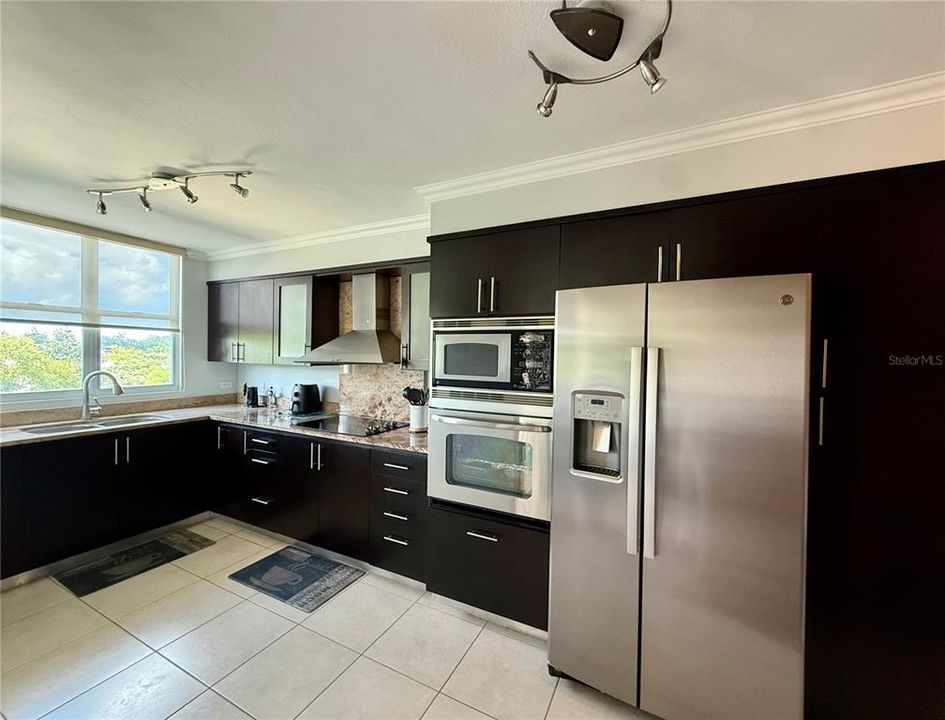 В аренду: $3,500 (3 спален, 2 ванн, 1701 Квадратных фут)