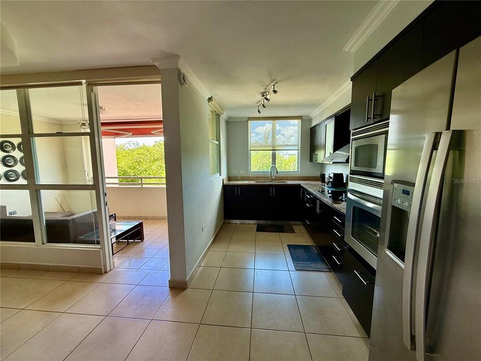 В аренду: $3,500 (3 спален, 2 ванн, 1701 Квадратных фут)