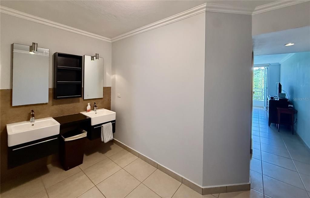 В аренду: $3,500 (3 спален, 2 ванн, 1701 Квадратных фут)