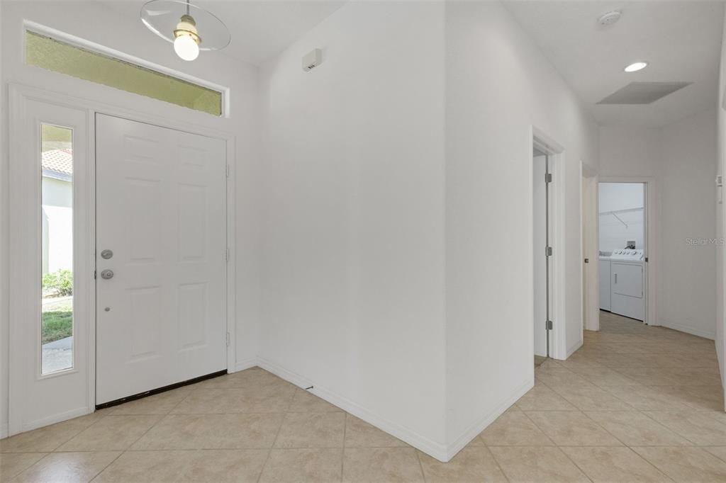 На продажу: $295,000 (2 спален, 2 ванн, 1405 Квадратных фут)