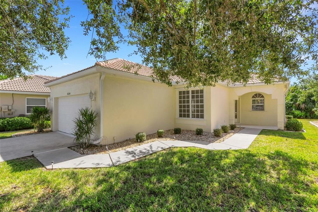 На продажу: $295,000 (2 спален, 2 ванн, 1405 Квадратных фут)