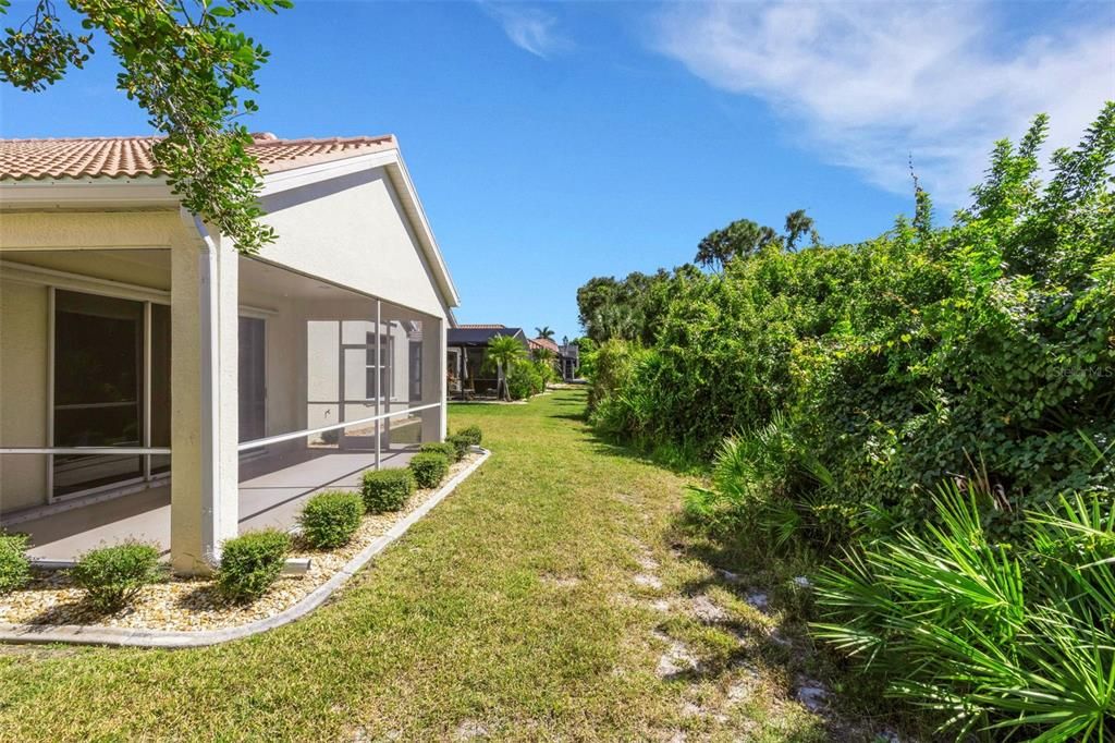 На продажу: $295,000 (2 спален, 2 ванн, 1405 Квадратных фут)