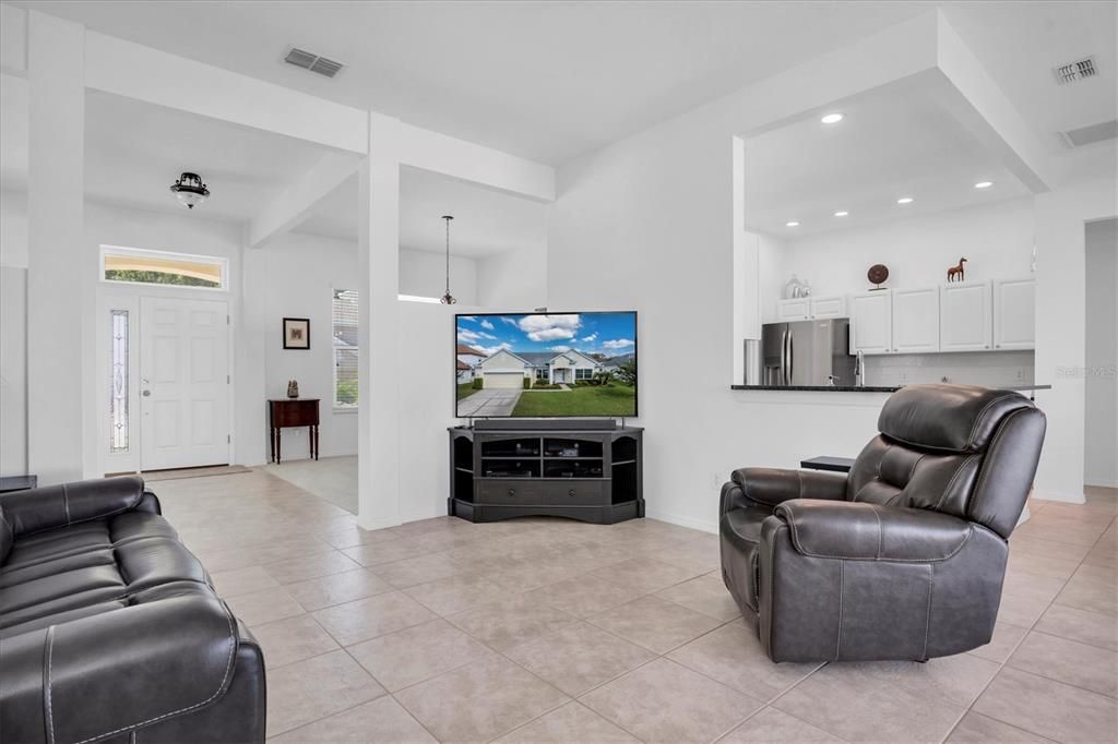 На продажу: $530,000 (3 спален, 2 ванн, 2044 Квадратных фут)