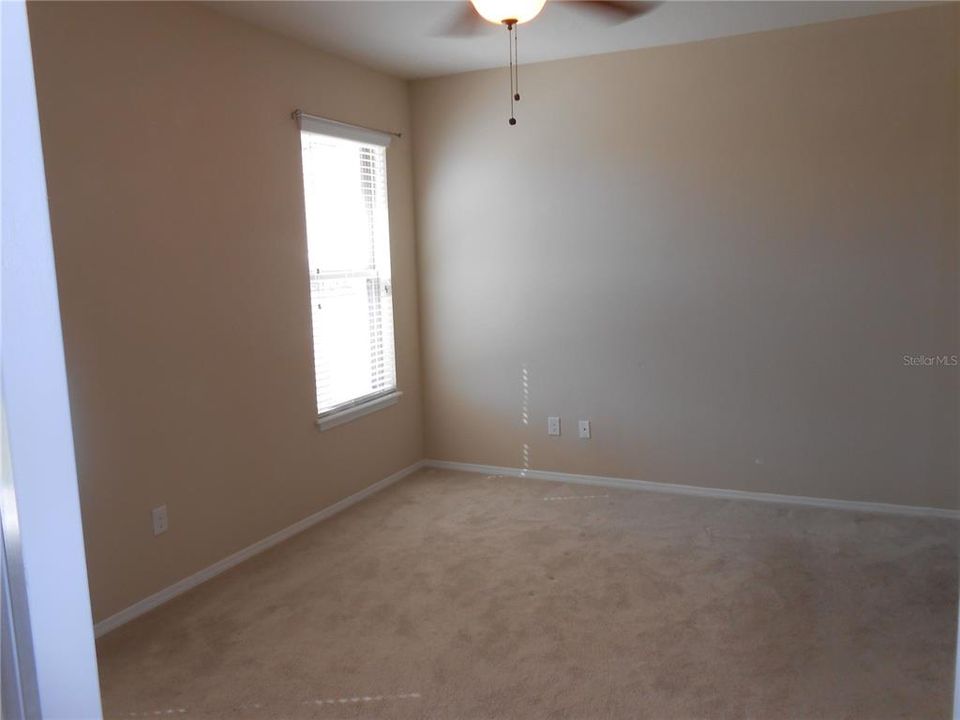 待售: $276,000 (2 贝兹, 2 浴室, 1393 平方英尺)