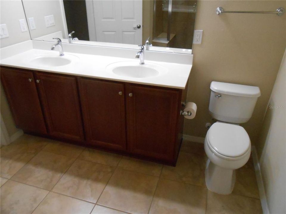 待售: $276,000 (2 贝兹, 2 浴室, 1393 平方英尺)