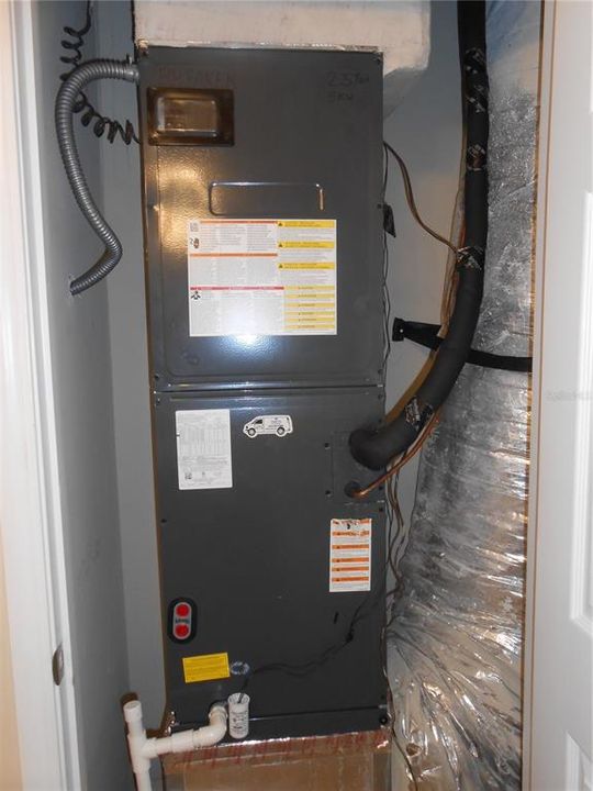 待售: $276,000 (2 贝兹, 2 浴室, 1393 平方英尺)