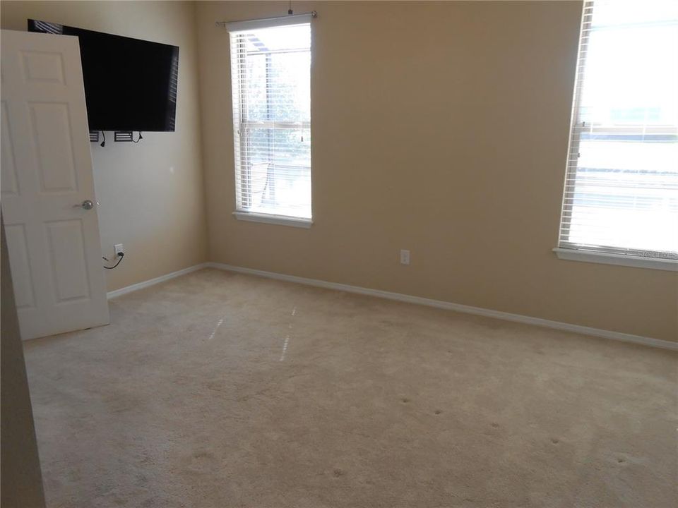 待售: $276,000 (2 贝兹, 2 浴室, 1393 平方英尺)