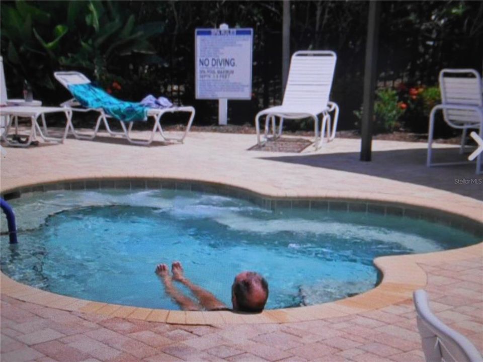 待售: $276,000 (2 贝兹, 2 浴室, 1393 平方英尺)