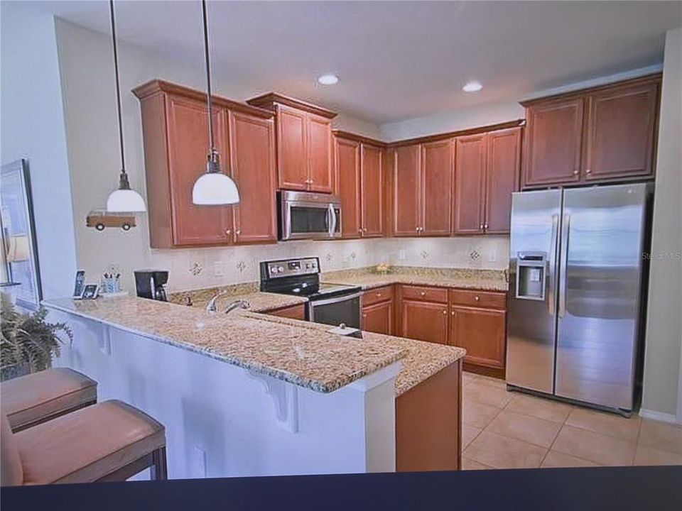 待售: $276,000 (2 贝兹, 2 浴室, 1393 平方英尺)