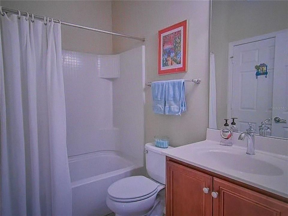 待售: $276,000 (2 贝兹, 2 浴室, 1393 平方英尺)