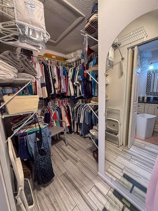 Под контрактом: $394,900 (2 спален, 2 ванн, 1332 Квадратных фут)