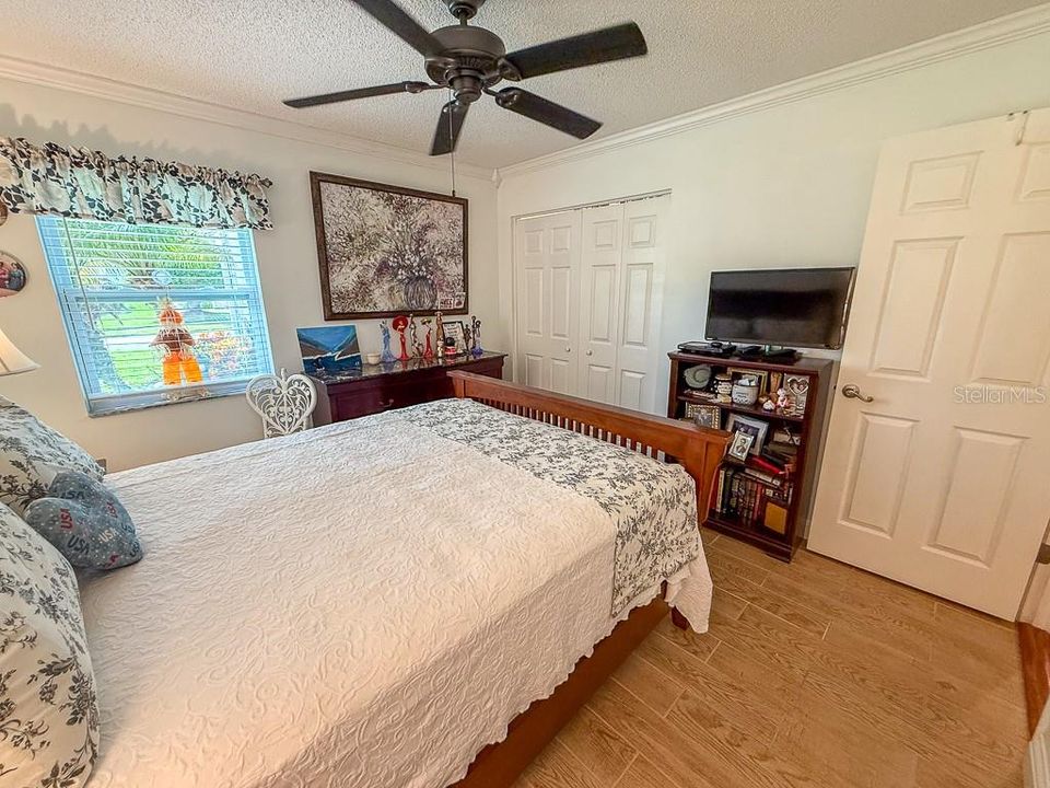 Под контрактом: $394,900 (2 спален, 2 ванн, 1332 Квадратных фут)