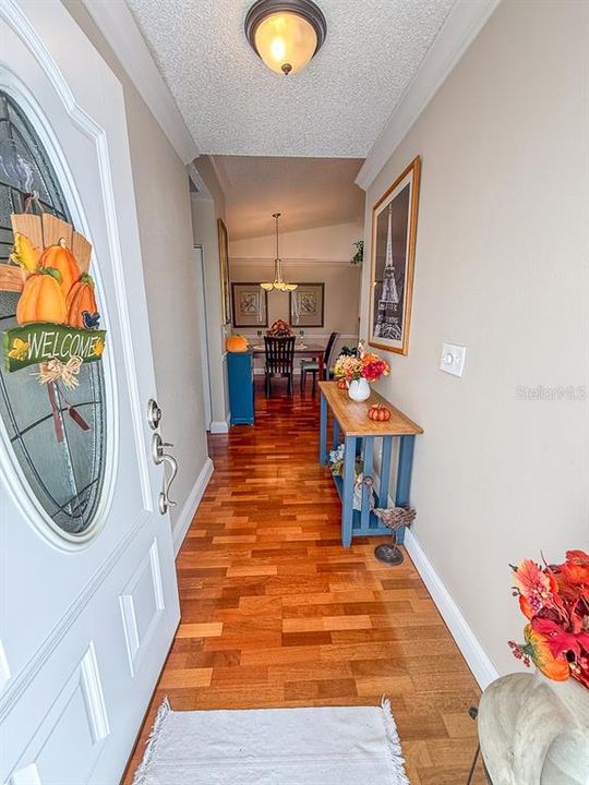 Под контрактом: $394,900 (2 спален, 2 ванн, 1332 Квадратных фут)