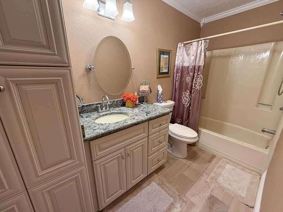 Под контрактом: $394,900 (2 спален, 2 ванн, 1332 Квадратных фут)