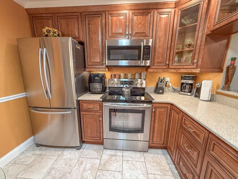 Под контрактом: $394,900 (2 спален, 2 ванн, 1332 Квадратных фут)