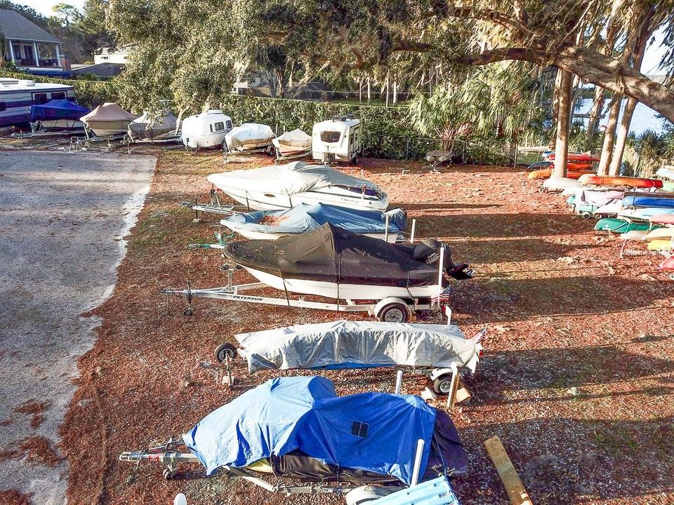 Под контрактом: $394,900 (2 спален, 2 ванн, 1332 Квадратных фут)