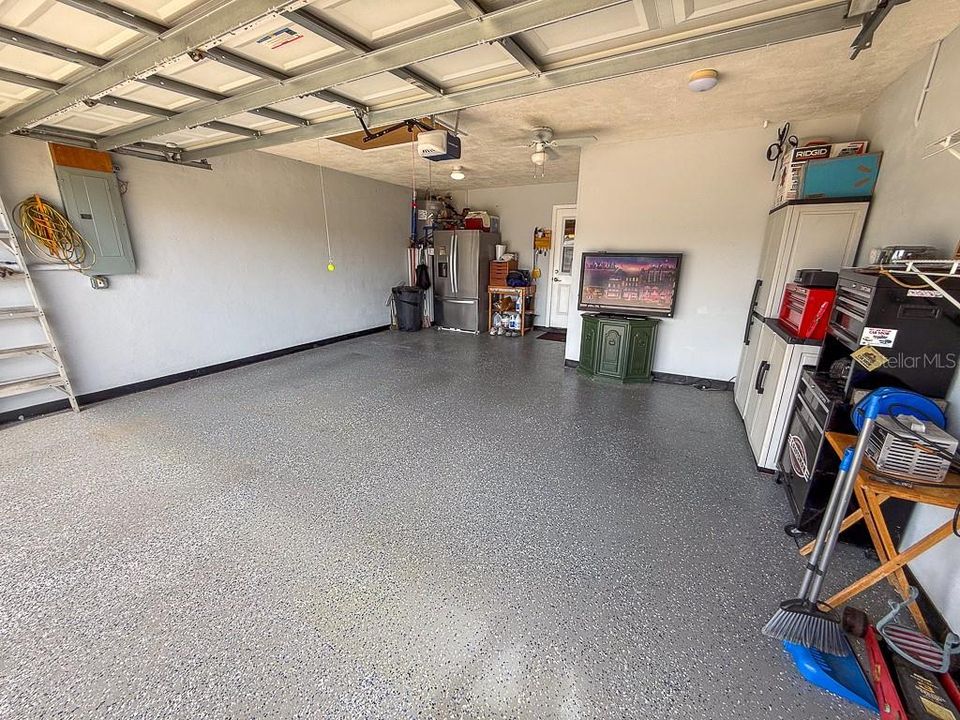 Под контрактом: $394,900 (2 спален, 2 ванн, 1332 Квадратных фут)