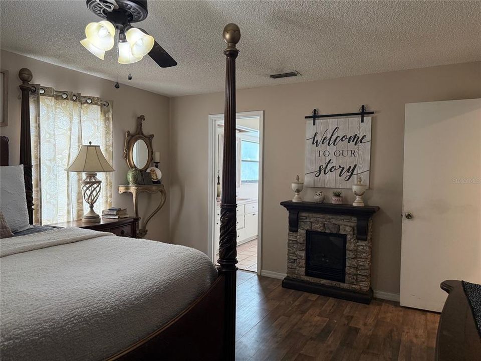 For Sale: $312,000 (3 beds, 2 baths, 2006 Square Feet)