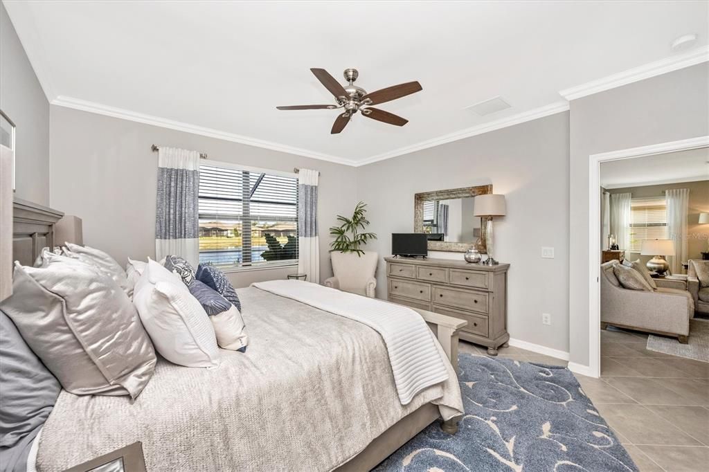 合同活跃: $549,000 (3 贝兹, 3 浴室, 2217 平方英尺)