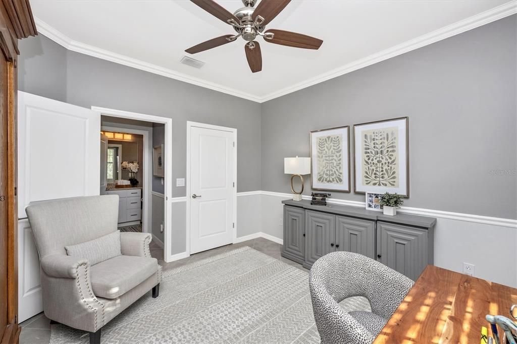 合同活跃: $549,000 (3 贝兹, 3 浴室, 2217 平方英尺)