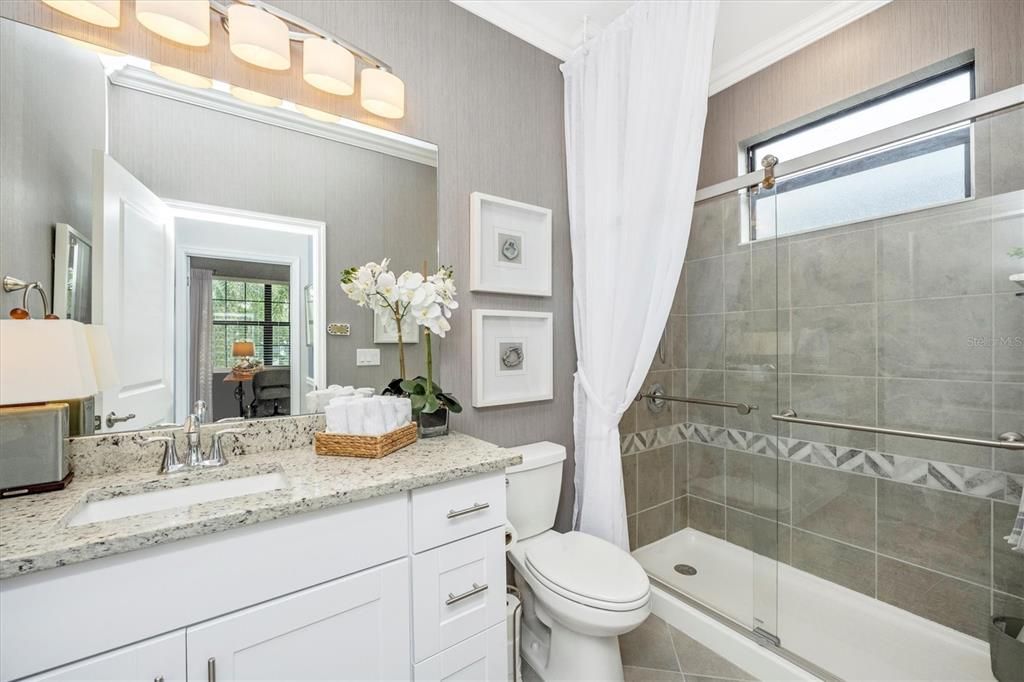 合同活跃: $549,000 (3 贝兹, 3 浴室, 2217 平方英尺)