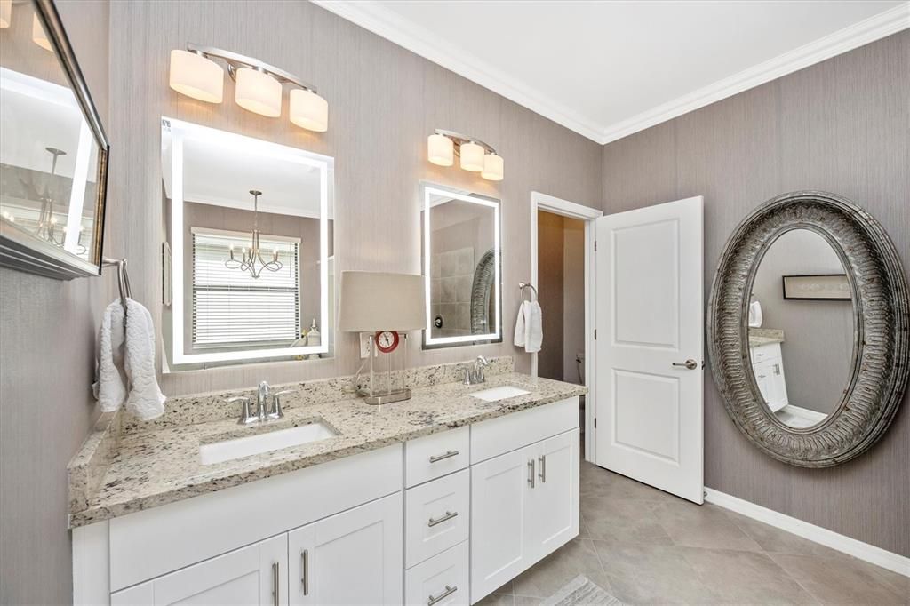 合同活跃: $549,000 (3 贝兹, 3 浴室, 2217 平方英尺)