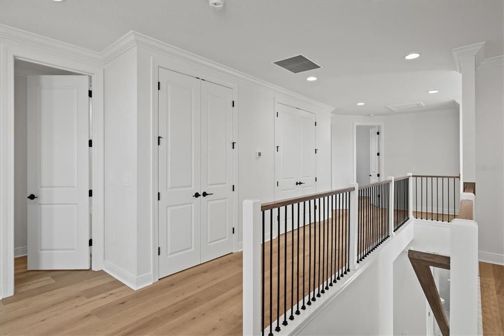 En Venta: $1,099,900 (5 camas, 4 baños, 3759 Pies cuadrados)