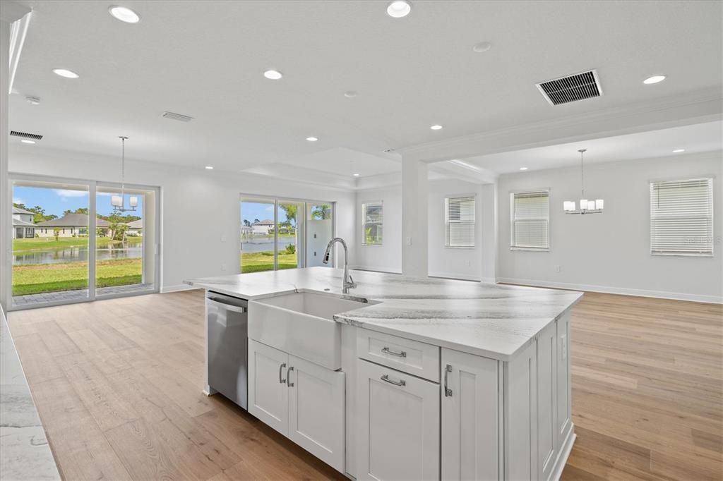 En Venta: $1,099,900 (5 camas, 4 baños, 3759 Pies cuadrados)