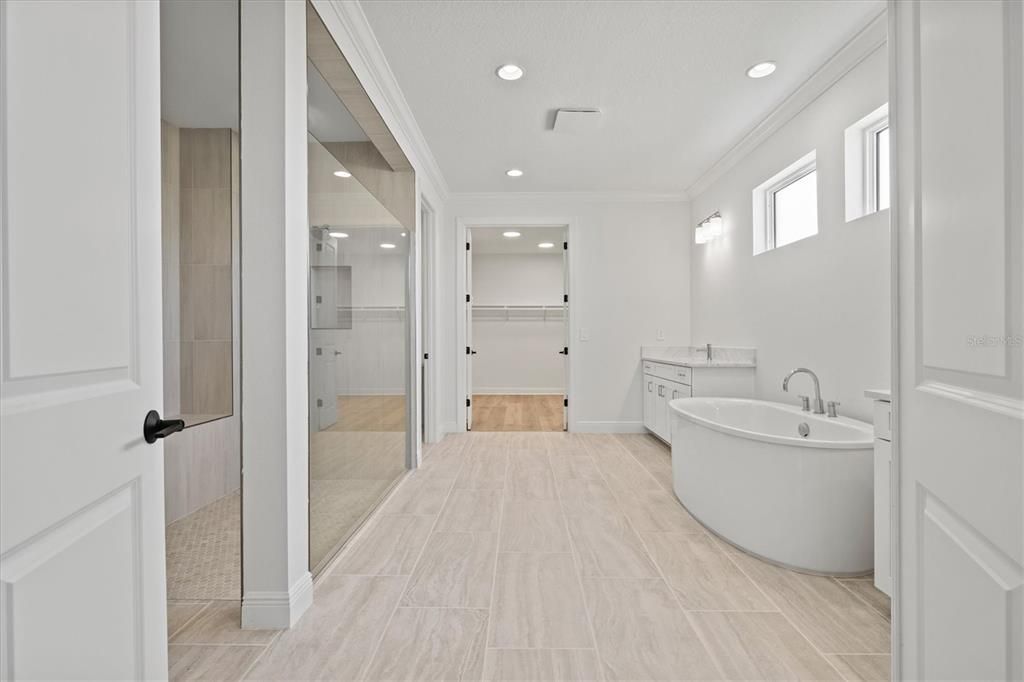 En Venta: $1,099,900 (5 camas, 4 baños, 3759 Pies cuadrados)