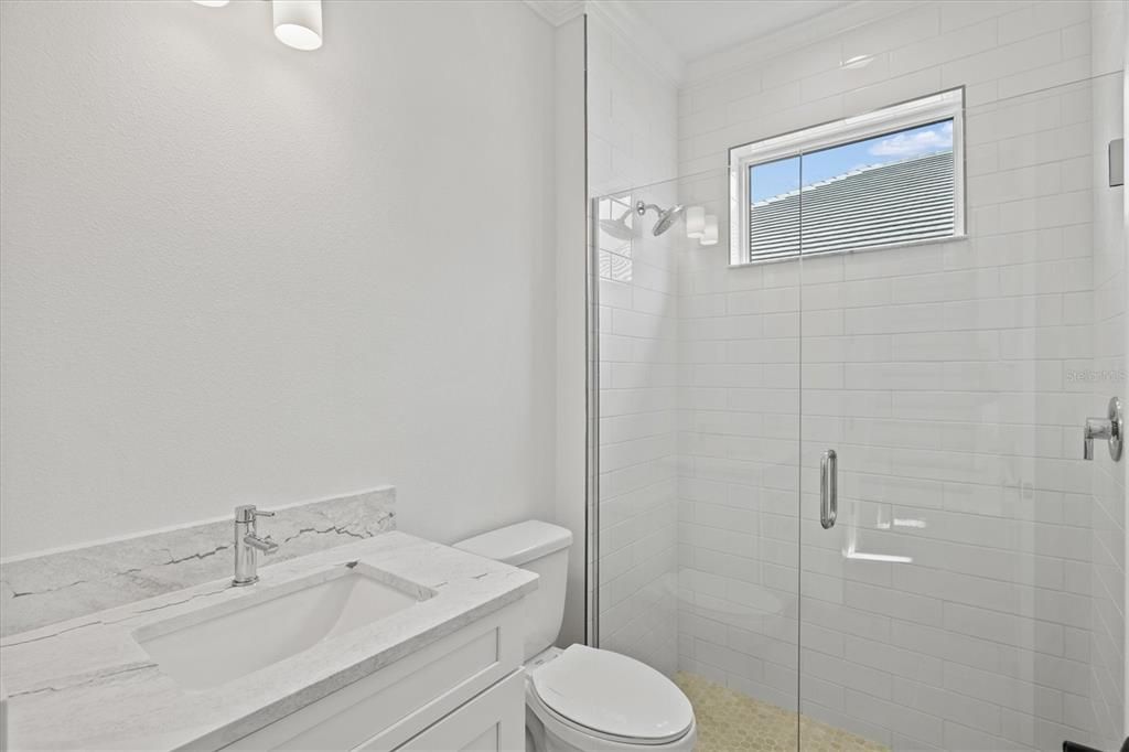 En Venta: $1,099,900 (5 camas, 4 baños, 3759 Pies cuadrados)