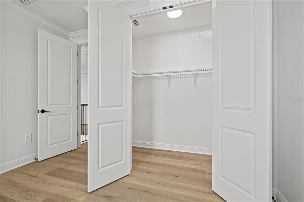 En Venta: $1,099,900 (5 camas, 4 baños, 3759 Pies cuadrados)