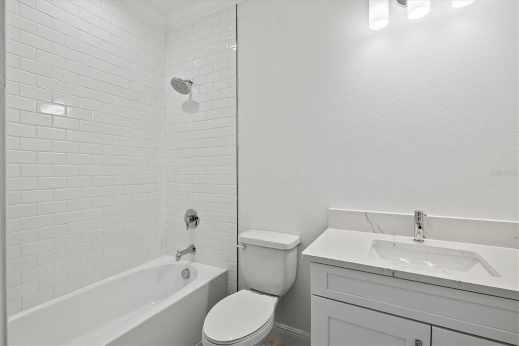 En Venta: $1,099,900 (5 camas, 4 baños, 3759 Pies cuadrados)