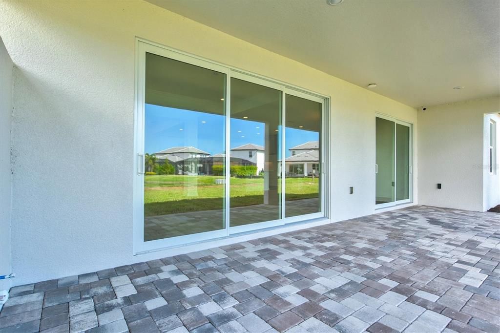 En Venta: $1,099,900 (5 camas, 4 baños, 3759 Pies cuadrados)