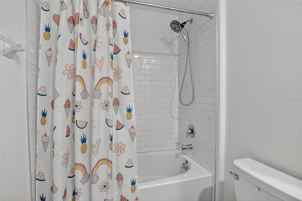 For Sale: $324,500 (4 beds, 2 baths, 1918 Square Feet)