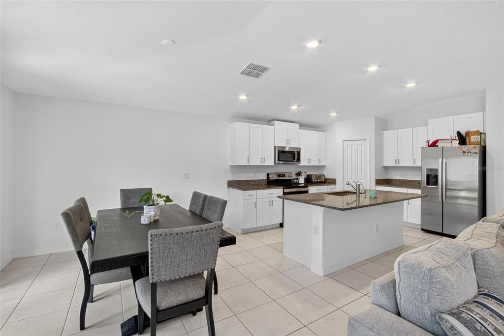 For Sale: $324,500 (4 beds, 2 baths, 1918 Square Feet)