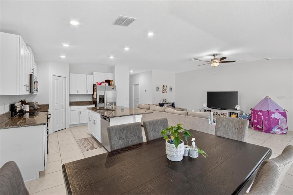 For Sale: $324,500 (4 beds, 2 baths, 1918 Square Feet)