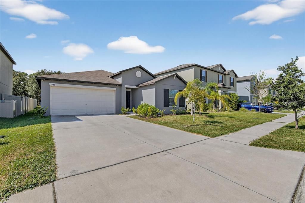 For Sale: $324,500 (4 beds, 2 baths, 1918 Square Feet)