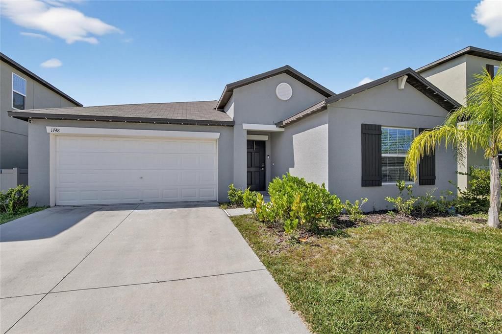 For Sale: $324,500 (4 beds, 2 baths, 1918 Square Feet)