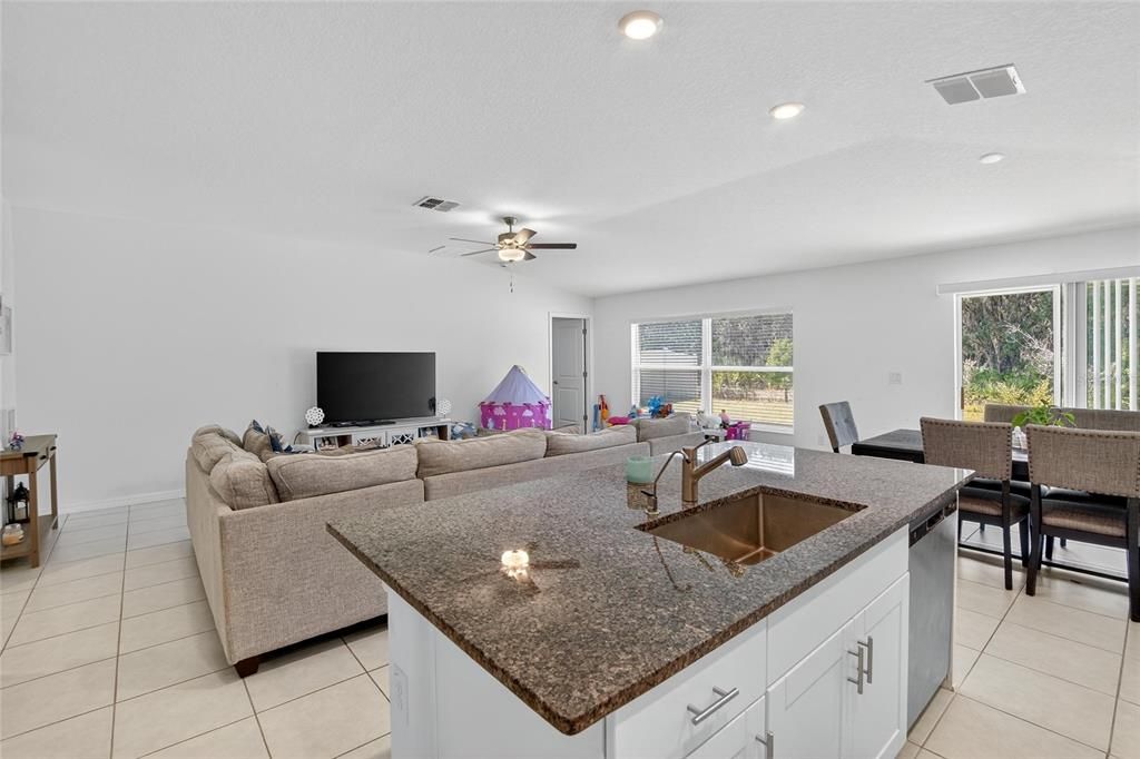 For Sale: $324,500 (4 beds, 2 baths, 1918 Square Feet)